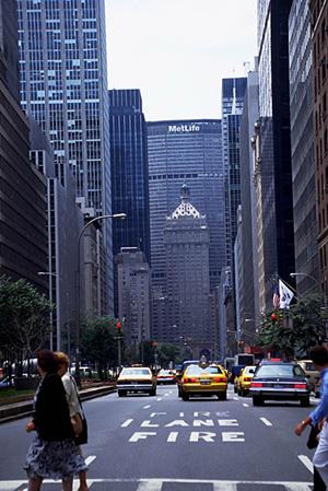 ハイエースを格安で入手できます